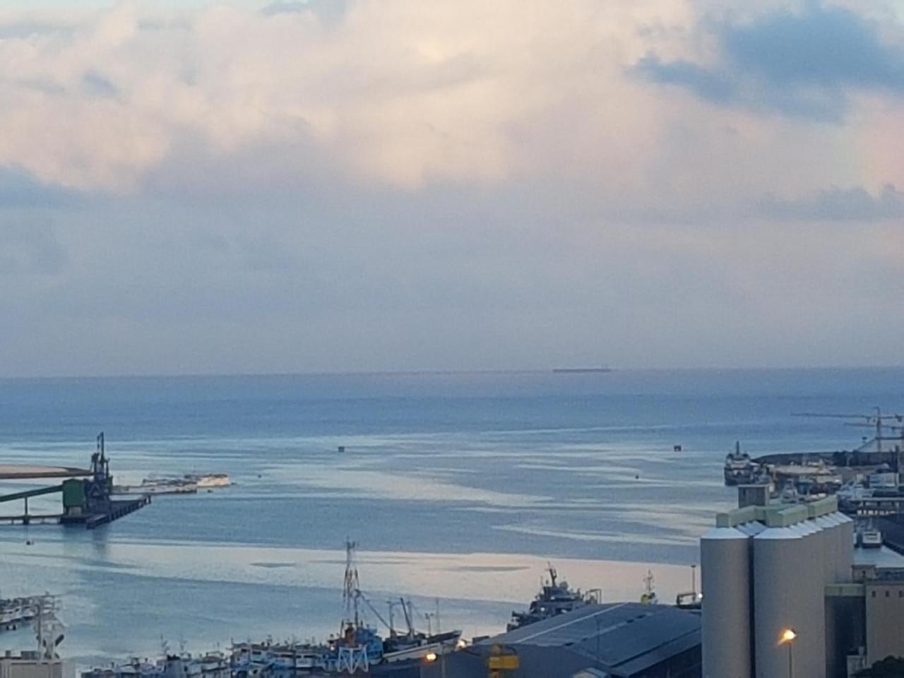 פור לואי Sea & City View Luxury Apartment מראה חיצוני תמונה